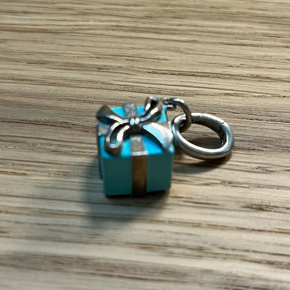 Tiffany & Co. Gift Charm - Picture 2 of 4